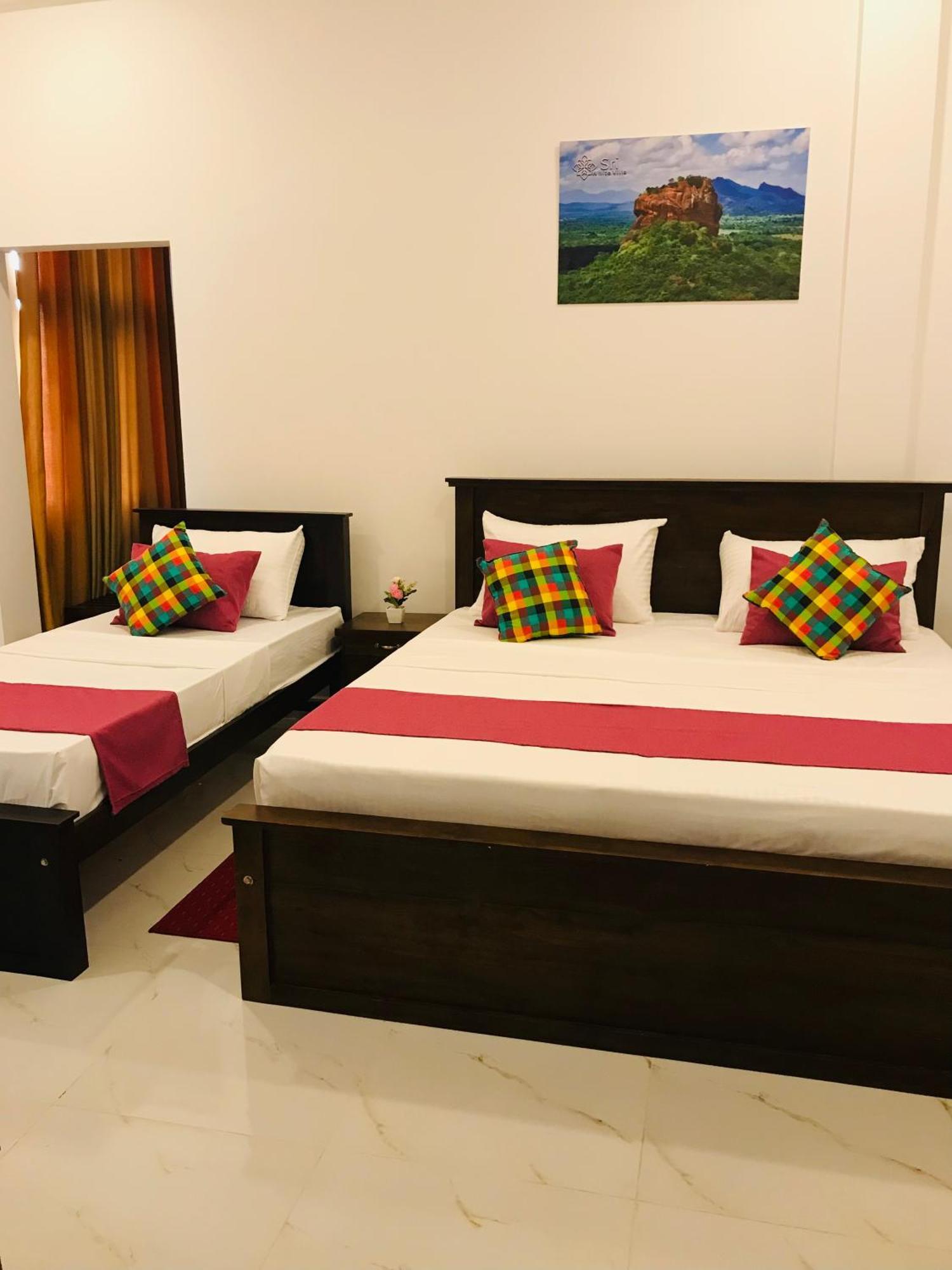Sri White Villa Airport Boutique Hotel Katunayake Exterior photo